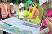 Ministra dos povos indígenas conhecendo obras do Parque da Cidade